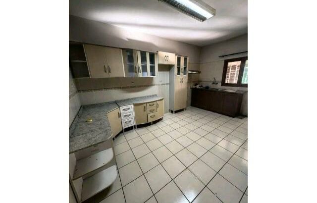 Arrenda se Apartamento T3 +1 no 1º andar Ideal para Escritório Ou Habitação na Polana