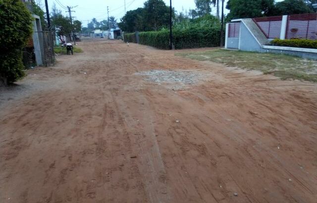 Costa do Sol: Terreno 17/33 Há 330 Metros da Estrada