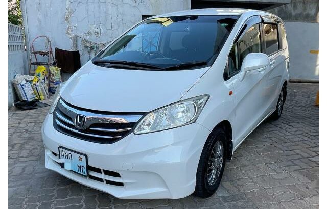 HONDA FREED RECEM IMPORTADO