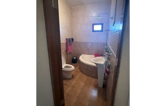 Vende-se moradia T3 placa no bairro da liberdade