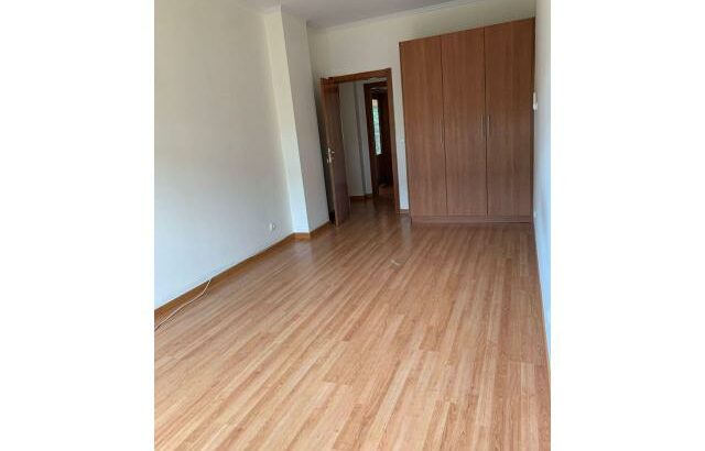 Arrenda-se belíssimo apartamento T3 na 24 de julho