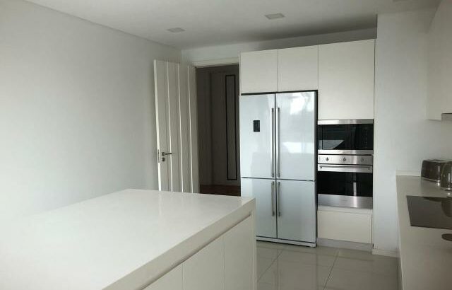 ZEN RESIDENCE Arrenda-se Luxuoso Apartamento T4 dos maiores com vista ao mar