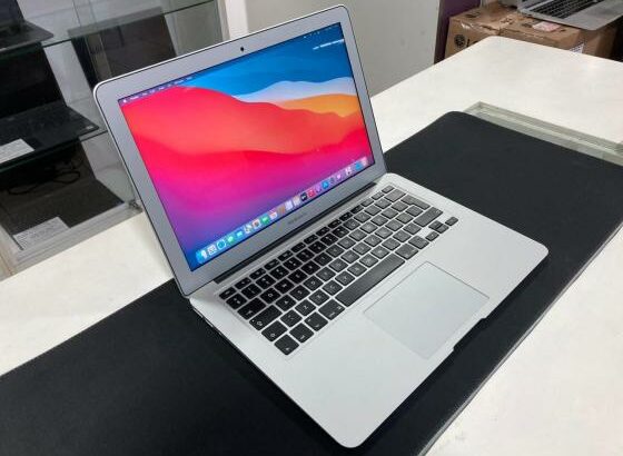 MacBook Air Retina 2017 13.3” i5-5352U 8GB 128SSD HD6000-1.5GB BigSur