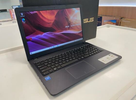 Asus VivoBook X543NA-C41G0T 15.6” N3350 4GB 1TB.HDD HD500 W10H