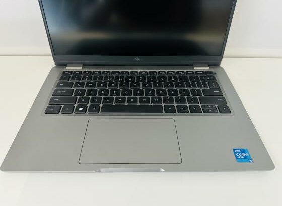 Dell Latitude 5430 Ultrabook  Machine  Intel Core i5-1245U  2.60GHZ (8Cpus) 12ª Geração  Memory: 16 GB DDR4 SDRAM  Disc:512  GB SSD NVME  Teclado Lumi