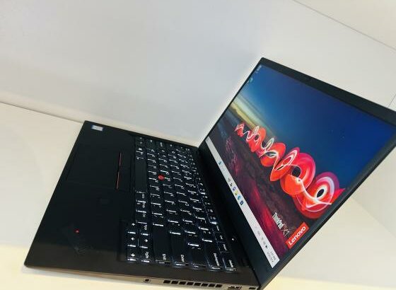 Exclusivo Lap Top Touchscreen + Pasta de Mão   Lenovo ThinkPad  X1  Carbon Touchscreen  Intel Core I7 – 8650U 1.90 GHZ,16 GB DDR4 SDRAM,256 GB SSD Ult