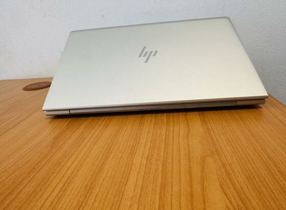 ✨*HP Elitebook 640 14inch G9* ✨12Th gen Intel Core I7-1265U  ✨8GB RAM DDR4 ✨1 TB SSD NVMe (1000GB) ✨Tela: 14.0” FHD IPs painel ✨Teclado Luminoso  ✨Int