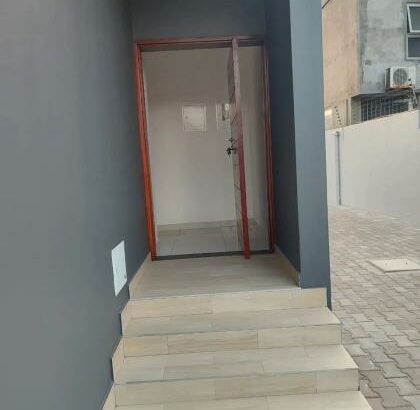 Vende-se está moradia tipo 3, no bairro de Kumbeza próximo de Nelson place