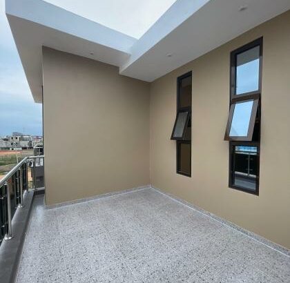 Vende-se está geminada T3 , no bairro de Costa do sol mapulene