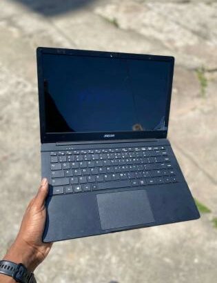 Laptop Mecer 500GB