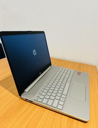 ✨*Lap Top Gráfico HP 15S-eq1xxx AMD RYZEN 3 Semi Novo * ✨*AMD RYZEN 3 3250U with Radeon Graphics 260 GHZ (4CPUs)15.6 Polegadas * ✨*Display FHD 1920×10