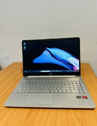 ✨*Lap Top Gráfico HP 15S-eq1xxx AMD RYZEN 3 Semi Novo * ✨*AMD RYZEN 3 3250U with Radeon Graphics 260 GHZ (4CPUs)15.6 Polegadas * ✨*Display FHD 1920×10