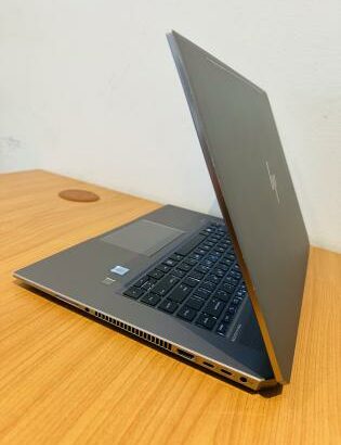 Lap Top Top Gamer Core I7 9th  Gen   Lap Top  HP ZBook STUDIO G5 Mobile Workstation  Intel core i7-98500H 2.60 GHZ , (12 CPUS) 32 GB DDR4 SDRAM 512 GB