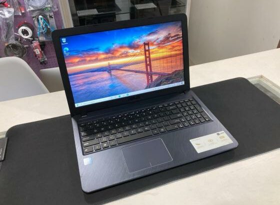 Laptop Asus VivoBook X543MA-GQ753T 15.6″ N4000C 4GB 500GB UHD600 W10H