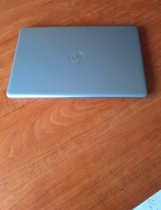 Laptop HP 250 G7 15.6” i3 10th 4GB RAM 500GB SSHD