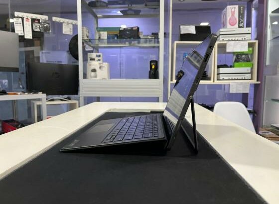 Laptop HP Pro x2 612 G2 4 2in1 12″ 4410Y 4GB 128SSD HD615 W10P