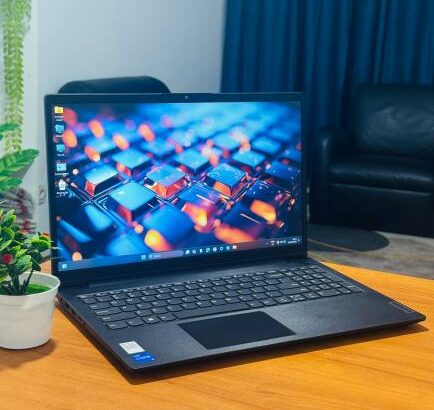 Lenovo ideapad V15 i5 11th 8GB RAM 512GB SSD