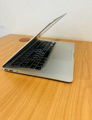 ✨*MacBook Air 2013  * ✨*Intel Core i5 1.70 GHZ ✨*13.3Polegadas * ✨*128 GB SSD,4 gb DDR3 SDRAM* ✨*Lap Top + Carregador* 🔋 Excellent  ✨intel HD Graphic