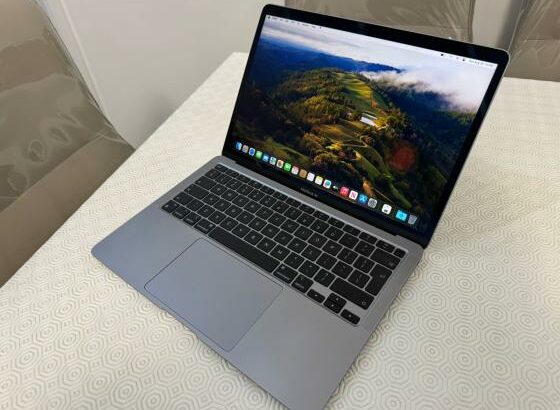 MacBook Air 2020 M1  13” 8gb 256gb SSD usado