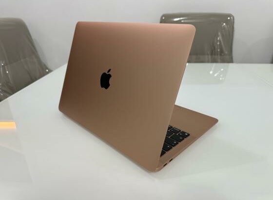 MacBook Air 2020 M1  13” 8gb ram 512gb SSD usado