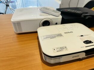 Projectores  a Venda : Projector Epson  HDMI, USB, -Brilho :2800 Lumen  -Tipo de Tela LCD  Preço:13.500.00MT  Projector Dell 1220 FHD 3D Resolução 800