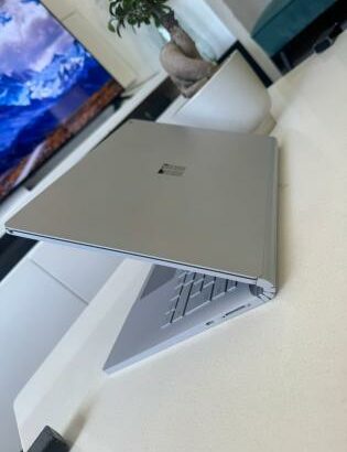 Surface Book 3 i7 10th 32GB RAM 522GB SSD Nvidia GTX 1650