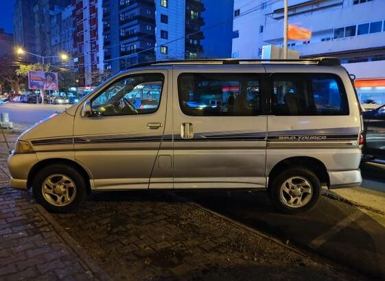 Toyota Regius com Sunroof