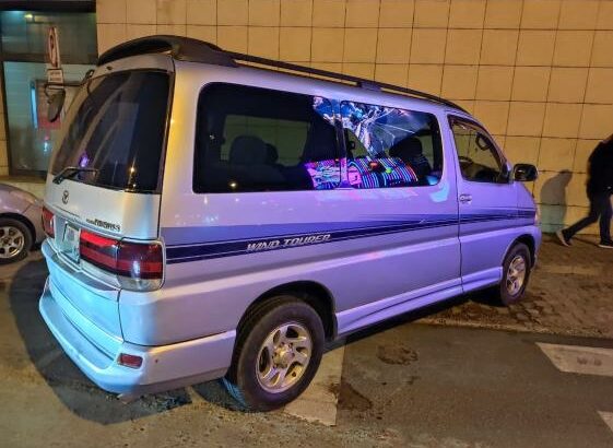 Toyota Regius com Sunroof