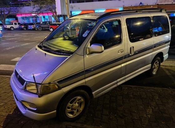 Toyota Regius com Sunroof