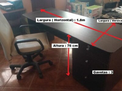 Mesa grande e cadeira giratoria para escritorio