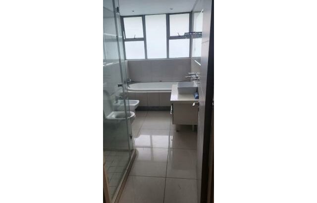 Arrenda-se Luxuoso Apartamento T3 no marés com vista ao mar