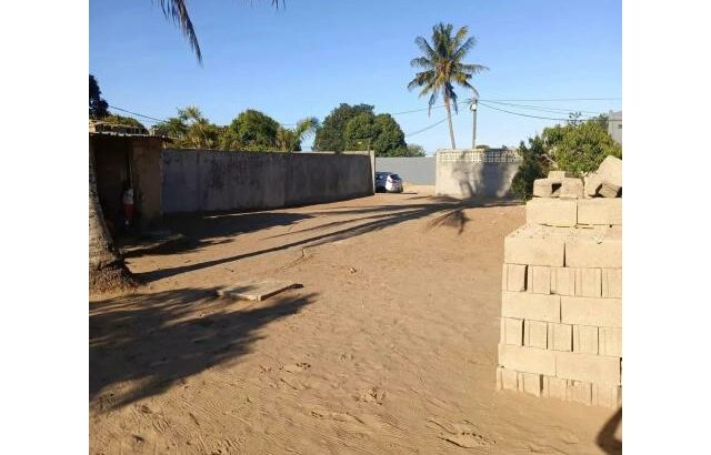 Terreno no bairro das mahotas