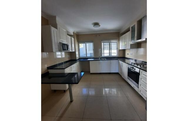 THE PALM Arrenda-se Luxuoso Apartamento  T3