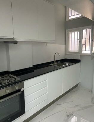 Vende-se Excelente Ap T3 reabilitado de Raiz  no 6• andar com elevador operacional