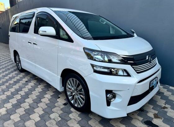 VELLFIRE 2013 3.5ZV6 GOLDEN EYES RECEM IMPORTADO