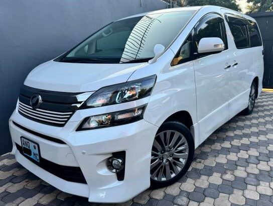 VELLFIRE 2013 3.5ZV6 GOLDEN EYES RECEM IMPORTADO