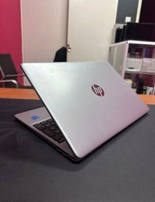 Hp 250 G8 i5 11th 8GB RAM 256GB SSD