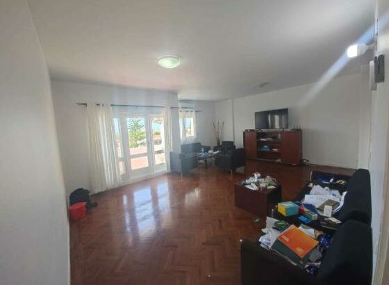 Vende-se apartamento na Mão tse tung T4