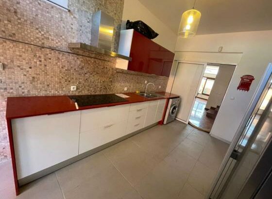 vende-se excelente Moradia Duplex na coop T3