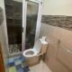 Quartos Suite para alugar diariamente em Bilene, bem localizado em frente à Lagoa na rua principal a escassos  metros da praia Suítes com 2 ou 1