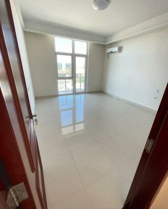 Moradia Duplex T4 no condomínio Vila Sol a Venda, em Triunfo Costa do Sol nova por estrear