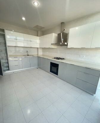 Moradia Duplex T4, Tipo 4 para aluguel no Condomínio Vila Sol, localizado no Triunfo Costa do Sol