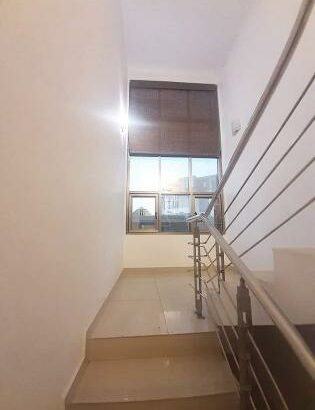 Vende-se Casa T.4 na Matola rio ao lado da Clínica da Familia