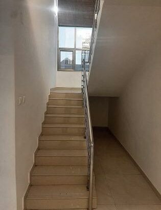 Vende-se Casa T.4 na Matola rio ao lado da Clínica da Familia