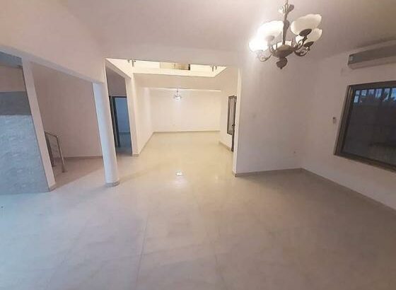 Vende-se Casa T.4 na Matola rio ao lado da Clínica da Familia