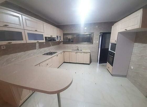 Vende-se Casa T.4 na Matola rio ao lado da Clínica da Familia