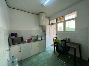 Vende-se Apartamento T3 2⁰ andar último com estacionamento no bairro central, numa ruela(goa)