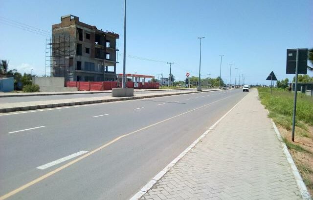 Terreno 50/60 na Estrada: Costa Sol / Casa Jovem