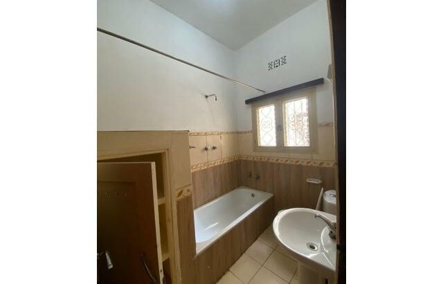 Vende-se uma moradia tipo 4 no alto maé na belita