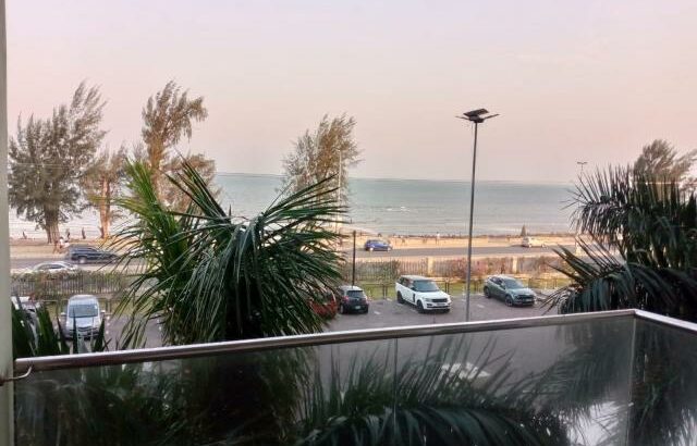 Vende-se Luxuoso Apartamento T2 mobilado no marés